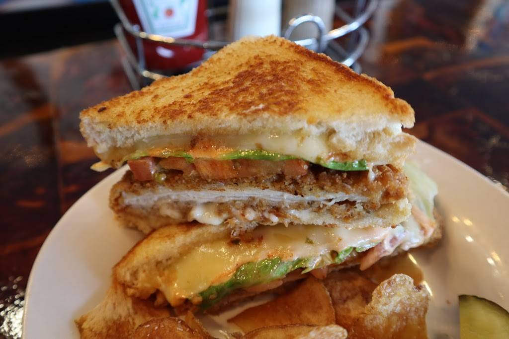 Gooeys American Grille | restaurant | 950 Gateway Commons Cir, Wake Forest, NC 27587, USA | 9197615191 OR +1 919-761-5191