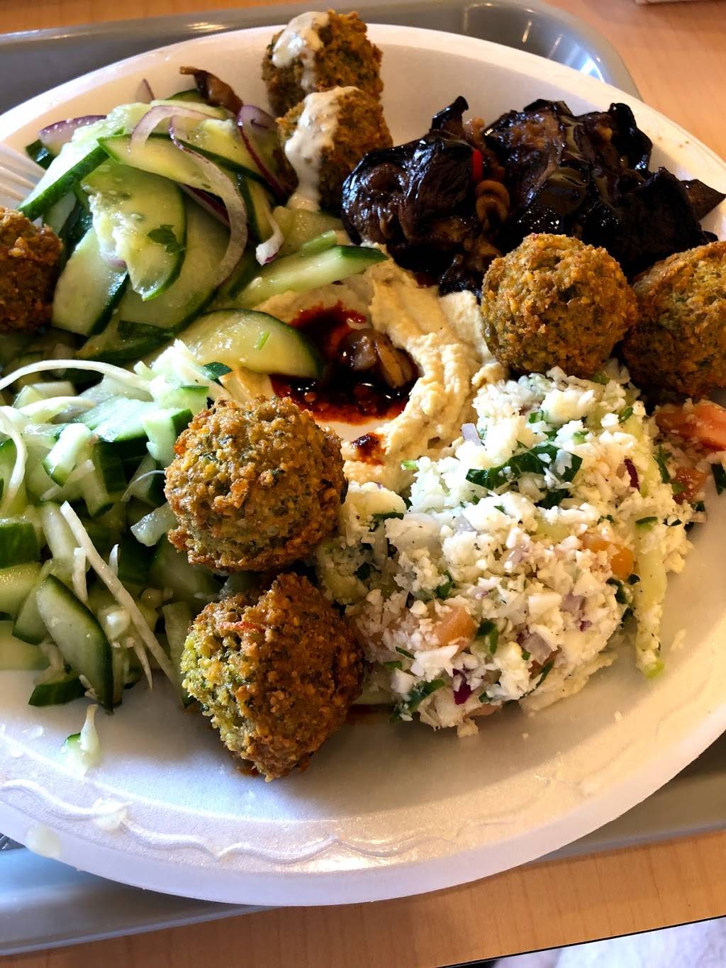 Maison Chickpea | restaurant | 2362 46e Avenue, Lachine, QC H8T 2P3, Canada | 5144200505 OR +1 514-420-0505