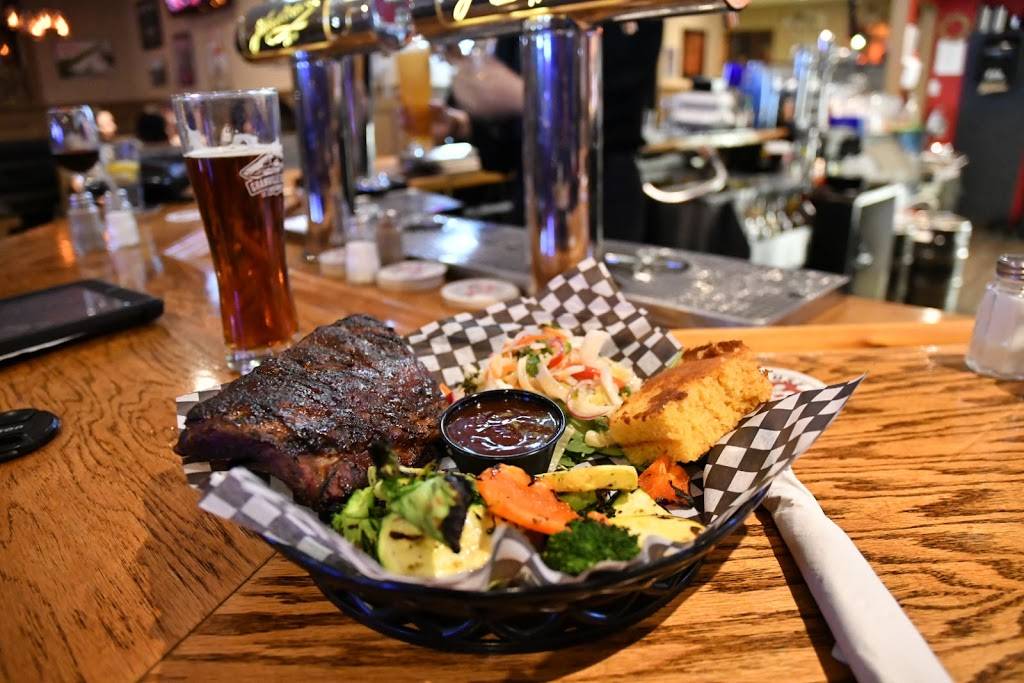 Dr. Js BBQ & Brews | restaurant | 282 Aylmer St N, Peterborough, ON K9J 3K7, Canada | 7058745717 OR +1 705-874-5717