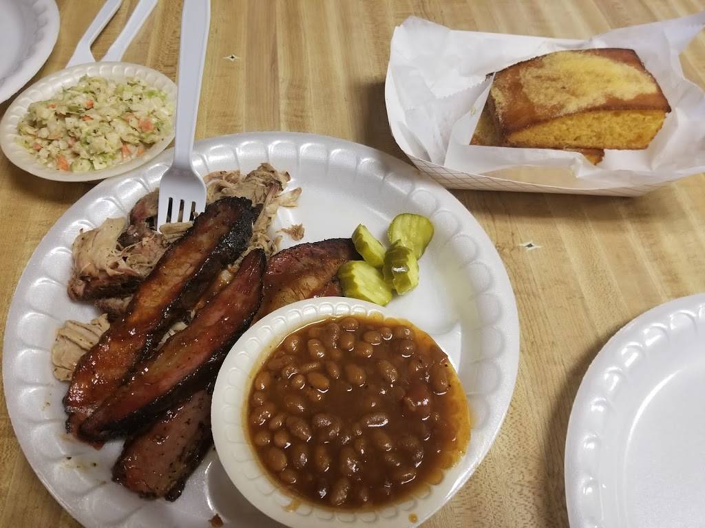 Suzy-Qs Bar-B-Que Shack | restaurant | 2829 Niagara St, Buffalo, NY 14207, USA | 7168730757 OR +1 716-873-0757