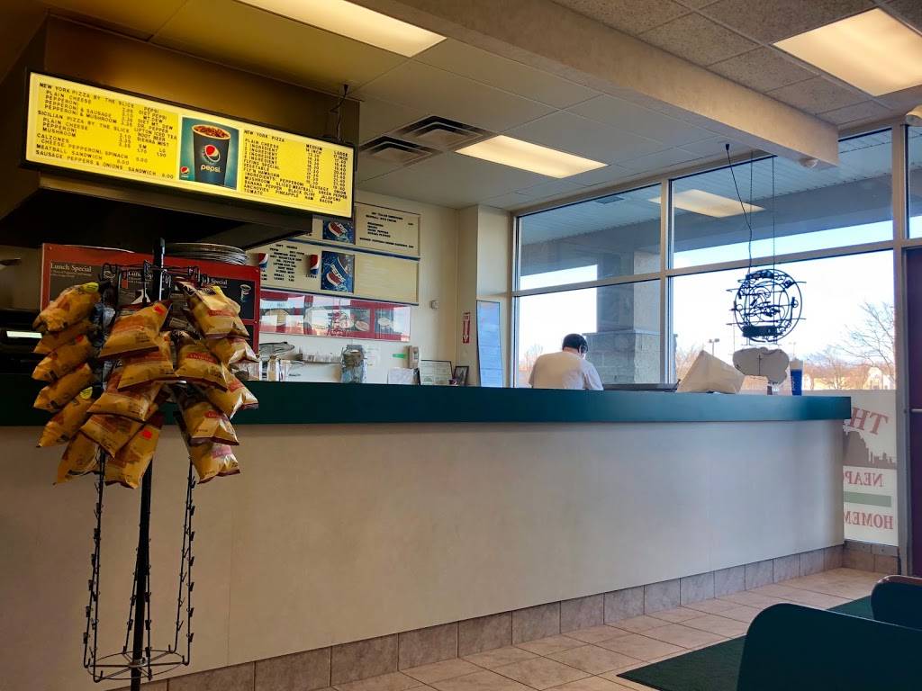 Flying Pizza | restaurant | 9563 Fields Ertel Rd, Loveland, OH 45140, USA | 5136838448 OR +1 513-683-8448