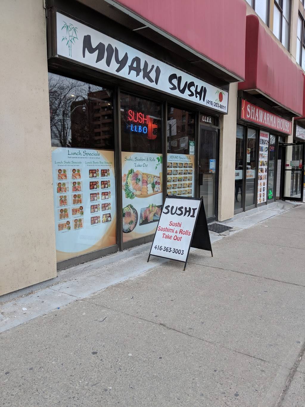 Miyaki Sushi | restaurant | 222 The Esplanade, Toronto, ON M5A 4M8, Canada | 4163633003 OR +1 416-363-3003