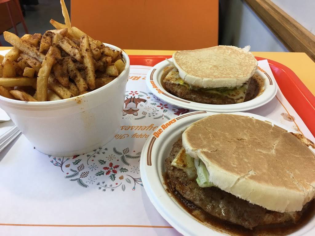 Dic Anns | restaurant | 1010 Rue Legendre O, Montréal, QC H4N 3L9, Canada | 5143818555 OR +1 514-381-8555