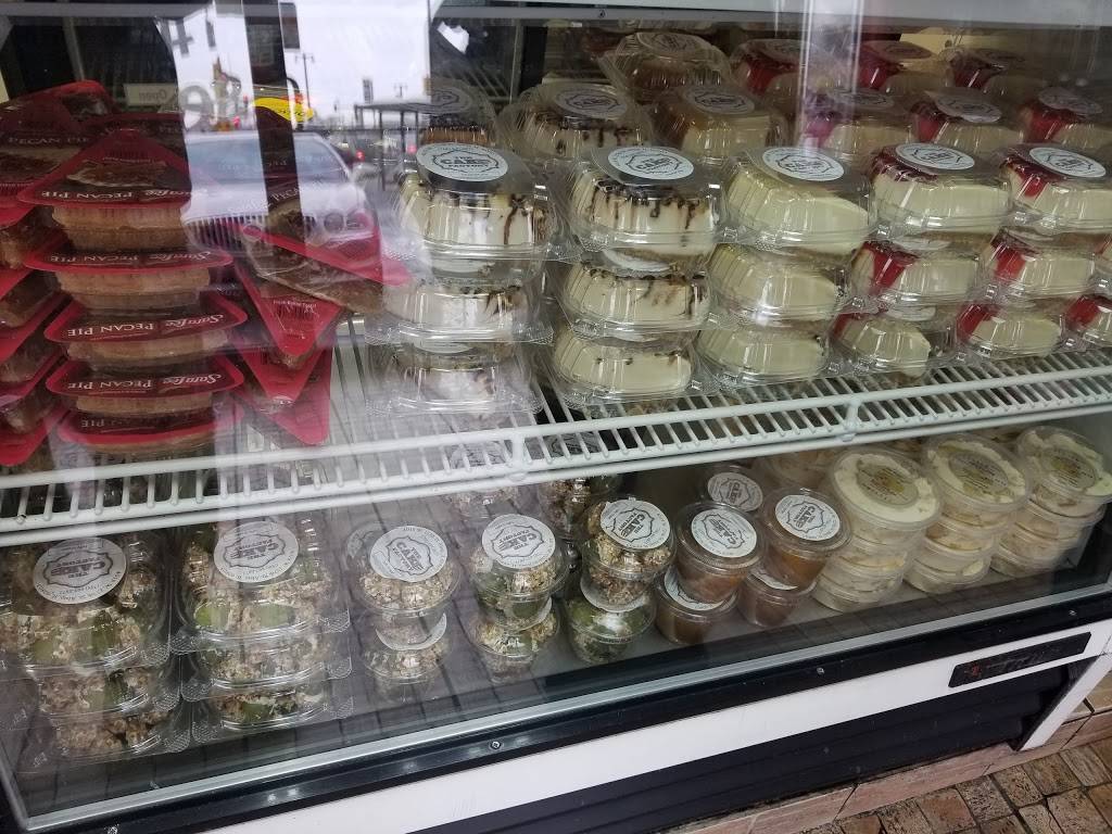 ZaZa Steak & Lemonade | restaurant | 2320, 4919 W Capitol Dr, Milwaukee, WI 53216, USA | 4144459292 OR +1 414-445-9292