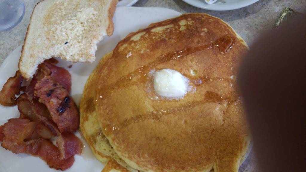 New Colony Diner Bridgeport | restaurant | 2321 Main St, Bridgeport, CT 06606, USA | 2033671217 OR +1 203-367-1217