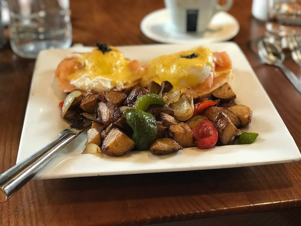 Stax Cafe | cafe | 1401 W Taylor St, Chicago, IL 60607, USA | 3127339871 OR +1 312-733-9871