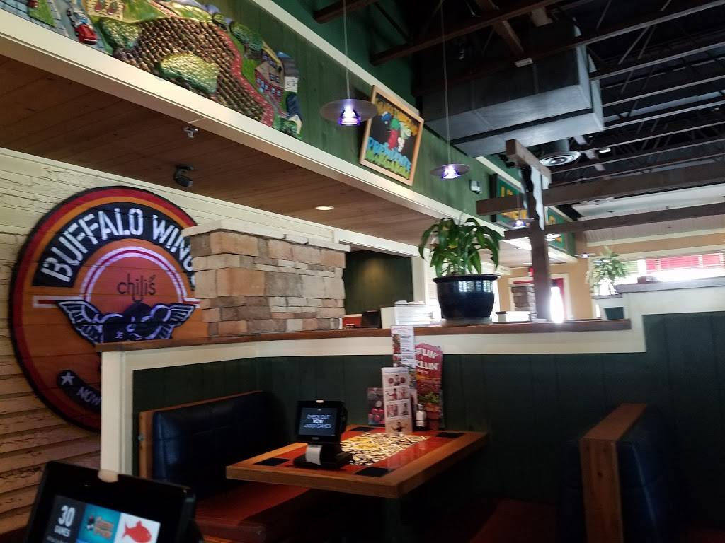 Chilis Grill & Bar | meal takeaway | 890 S Waukegan Rd, Waukegan, IL 60085, USA | 8476890540 OR +1 847-689-0540