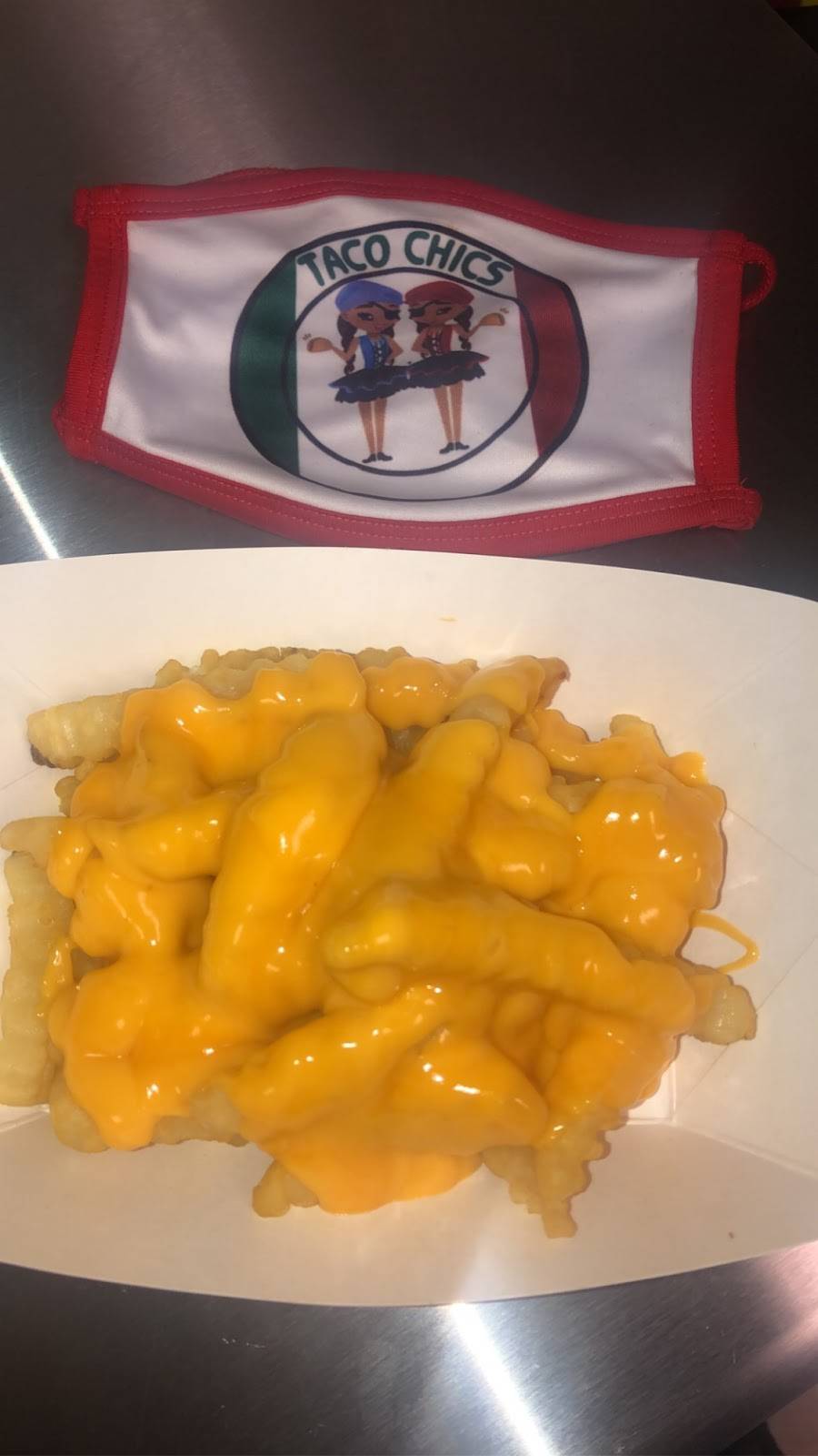 Taco Chics at Yohoho! | restaurant | 23 N Eustis St, Eustis, FL 32726, USA | 4072189326 OR +1 407-218-9326