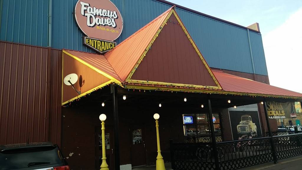 Famous Daves Bar-B-Que | restaurant | 355 S Lake Ave, Duluth, MN 55802, USA | 2187403180 OR +1 218-740-3180