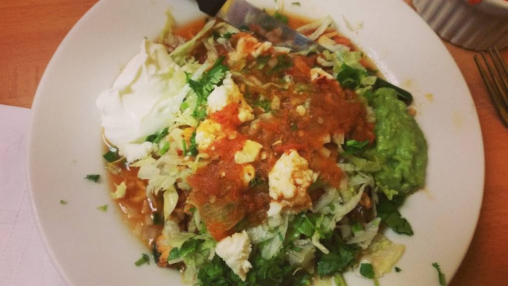 Carrillos Mexican Food | restaurant | 151 W Bullard Ave #101, Clovis, CA 93612, USA | 5593255688 OR +1 559-325-5688