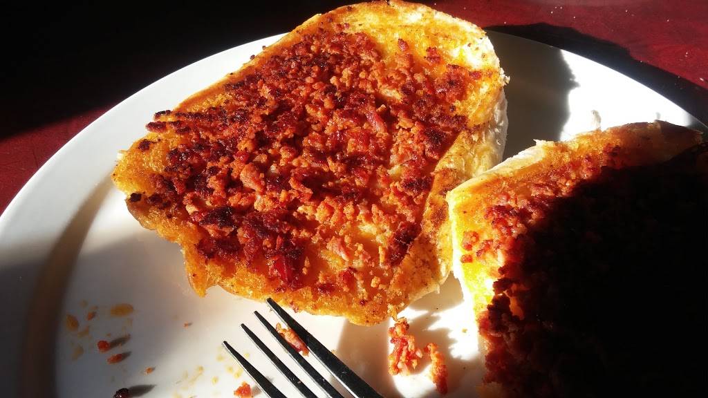 Rochelles Restaurant | restaurant | 586 N Main St, Acushnet, MA 02743, USA | 5089853055 OR +1 508-985-3055