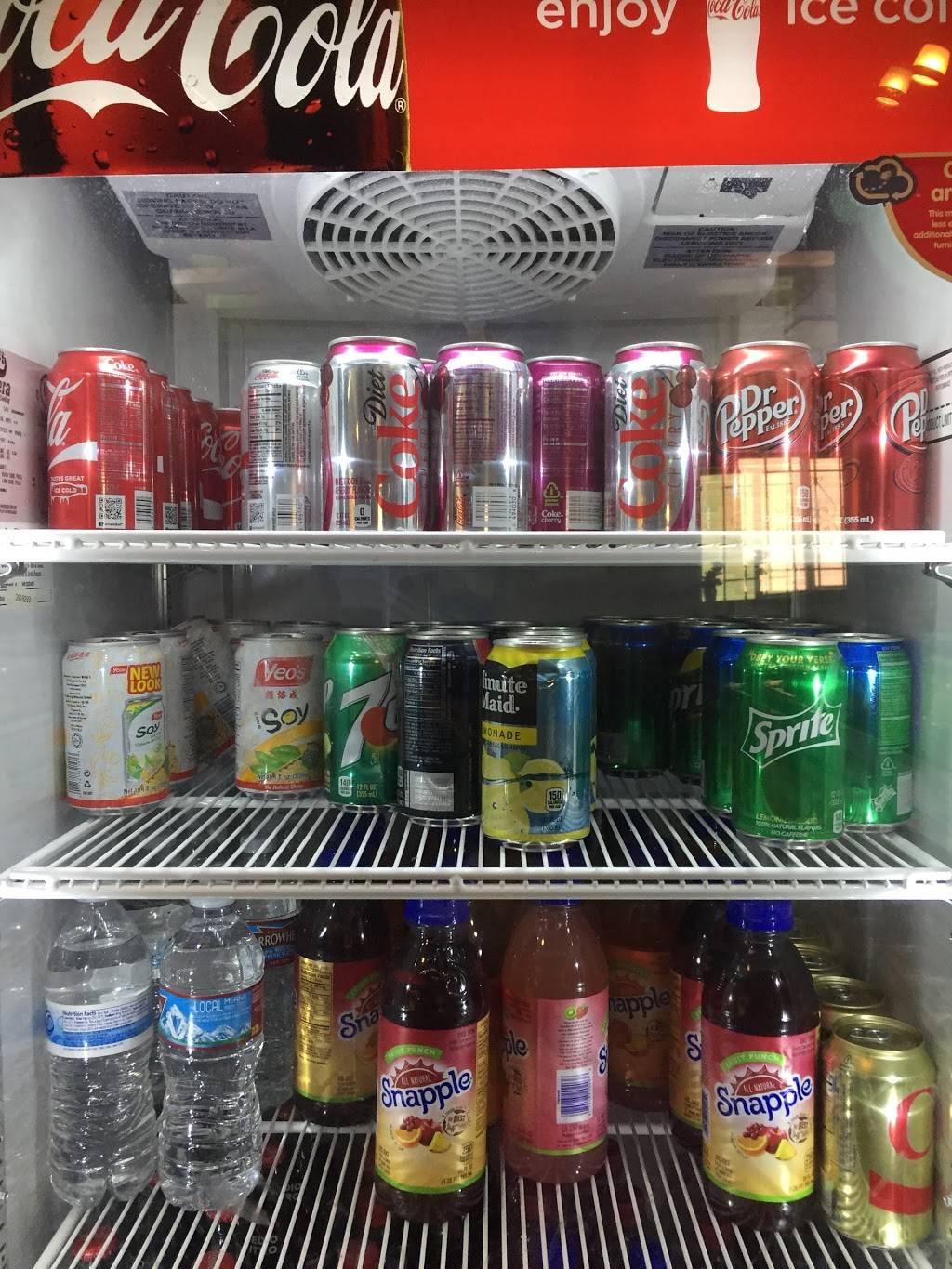 Pho Sriracha | restaurant | 5515 4th Ave S, Seattle, WA 98108, USA | 2067649528 OR +1 206-764-9528