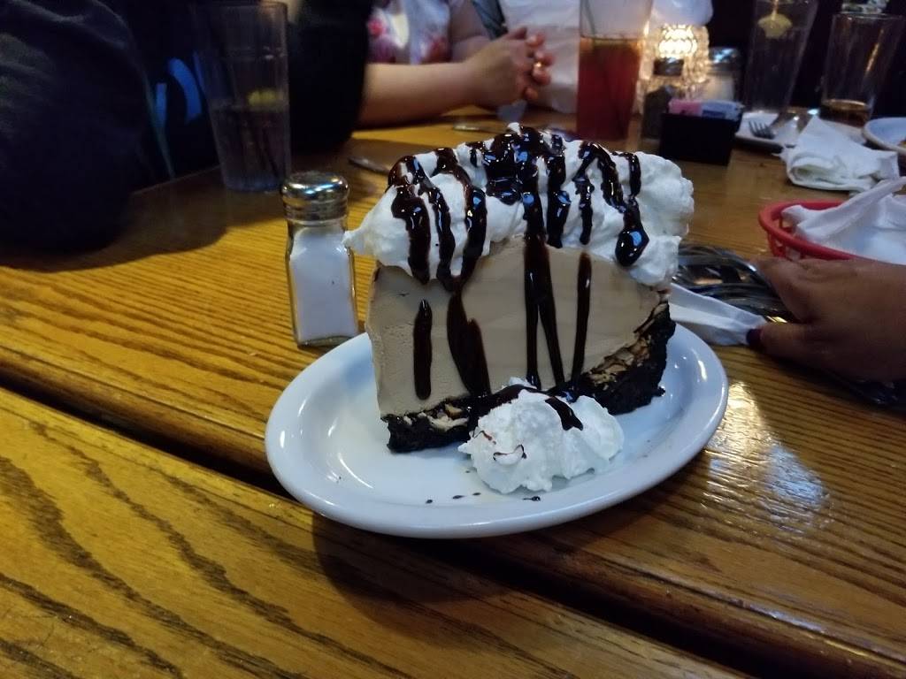 Dominicks Italian Restaurant | meal delivery | 477 N Oxnard Blvd, Oxnard, CA 93030, USA | 8054837933 OR +1 805-483-7933