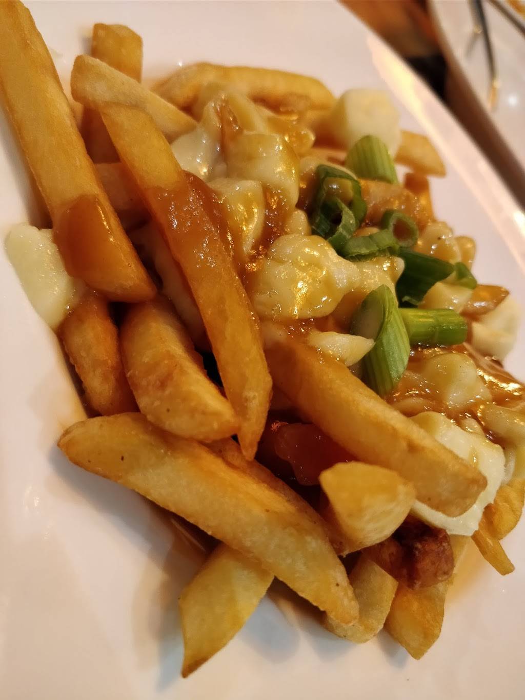 Mikes | restaurant | 1850 Av Dollard, LaSalle, QC H8N 1T8, Canada | 5143643131 OR +1 514-364-3131