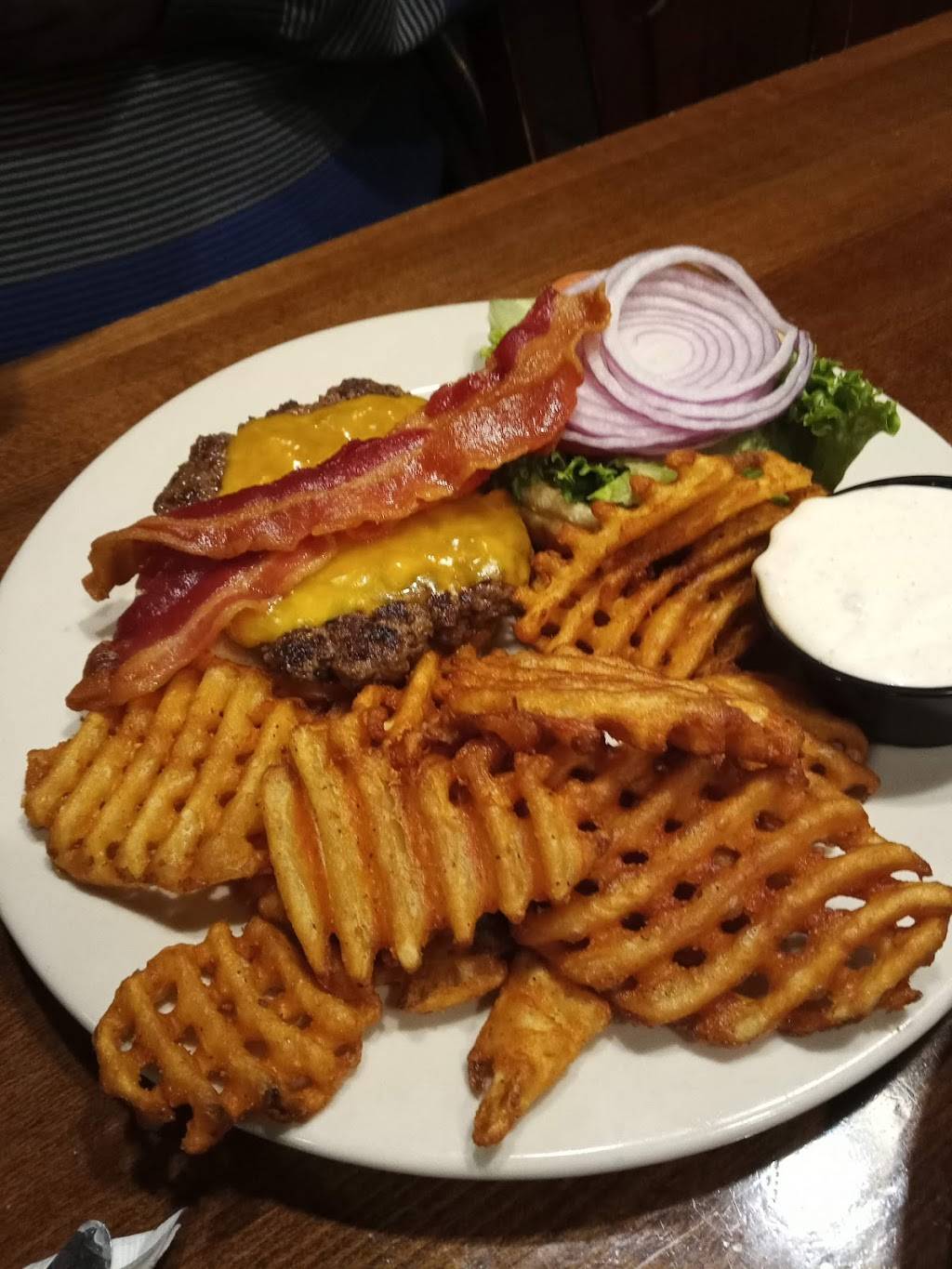 Grumpys Bar & Grill | restaurant | 2801 Snelling Ave, Roseville, MN 55113, USA | 6513791180 OR +1 651-379-1180