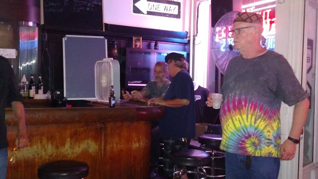 StoneHouse Bar Detroit | restaurant | 19803 Ralston St, Detroit, MI 48203, USA | 3137259500 OR +1 313-725-9500