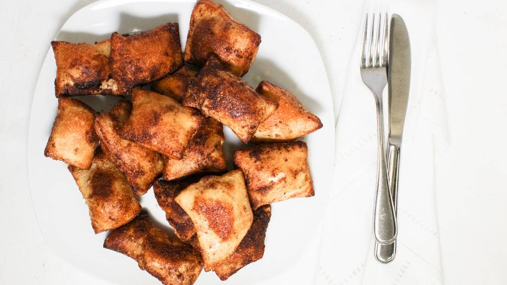 Ginos Pizza | restaurant | 1550 S Gateway Rd, Mississauga, ON L4W 5K3, Canada | 9056258200 OR +1 905-625-8200