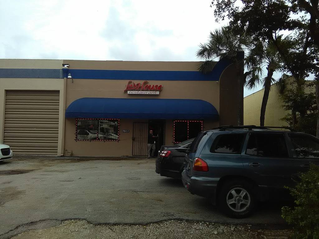 Leos House | restaurant | 7911 W 26th Ave, Hialeah, FL 33016, USA | 7863605652 OR +1 786-360-5652
