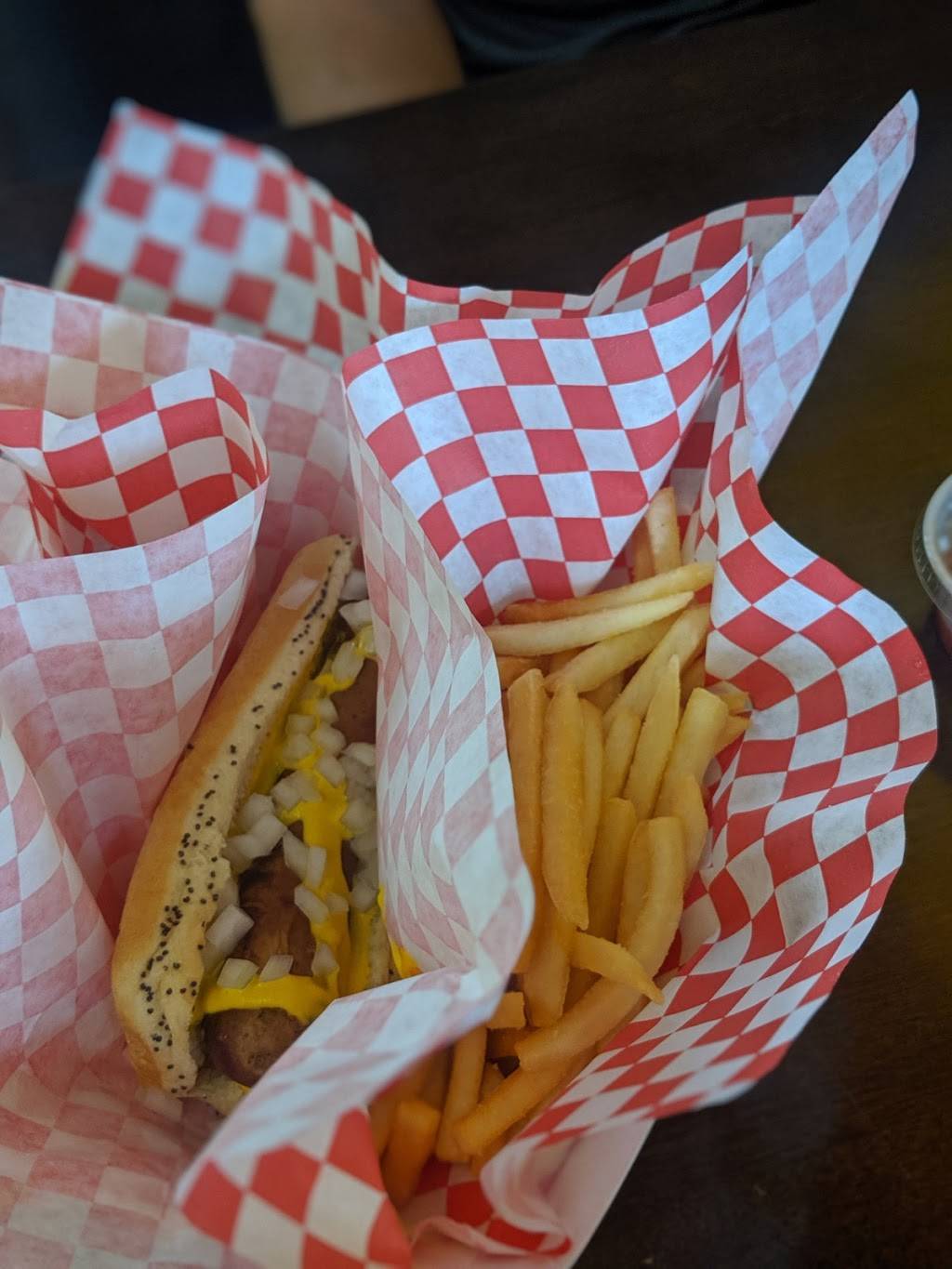 Larrys Chicago Dogs | restaurant | 2220 Academy Pl, Colorado Springs, CO 80909, USA | 7193549694 OR +1 719-354-9694