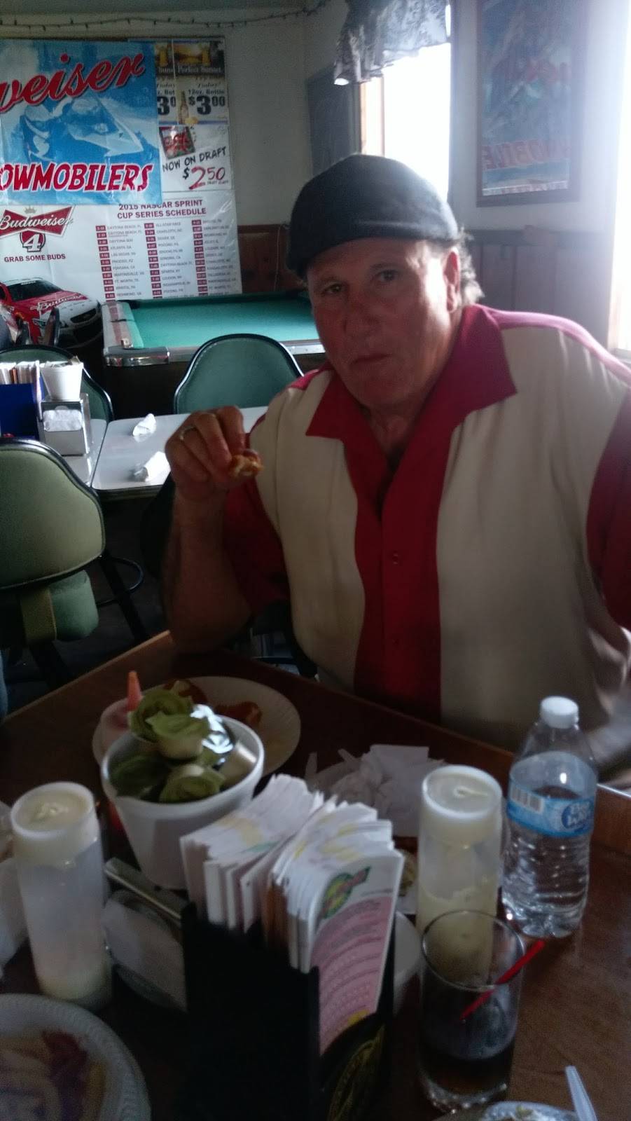 Whites Beach Tavern & Grocery | restaurant | 5327 Shady Ln, Standish, MI 48658, USA | 9898464001 OR +1 989-846-4001