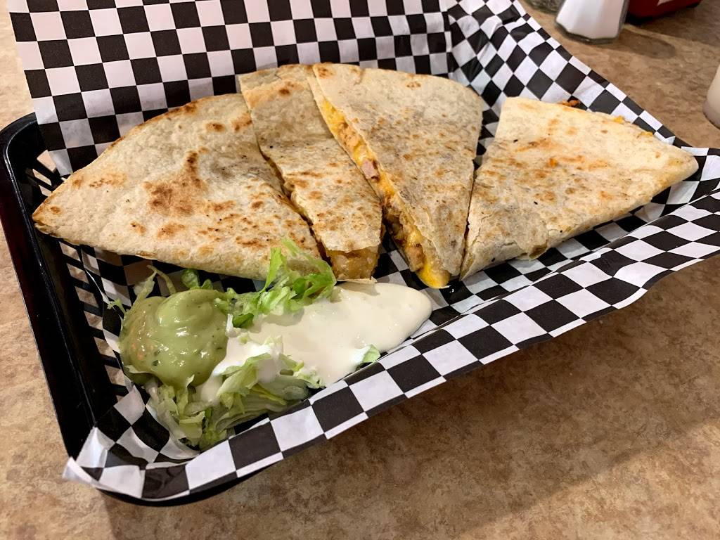 TACAZOS | restaurant | 900 Long Beach Blvd, Long Beach, CA 90813, USA | 5627261236 OR +1 562-726-1236