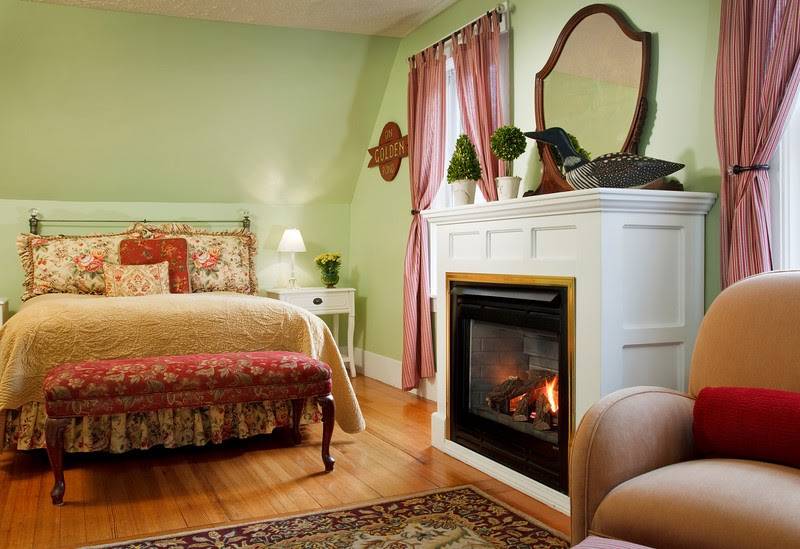 Squam Lake Inn | restaurant | 28 Shepard Hill Rd, Holderness, NH 03245, USA | 6039684417 OR +1 603-968-4417