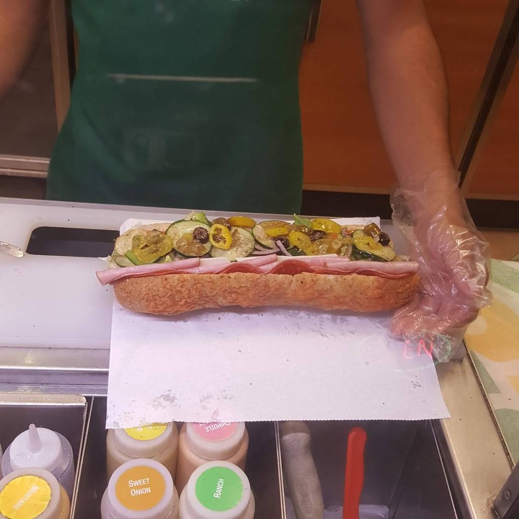 Subway Restaurants | restaurant | 17625 Torrence Ave, Lansing, IL 60438, USA | 7084181401 OR +1 708-418-1401