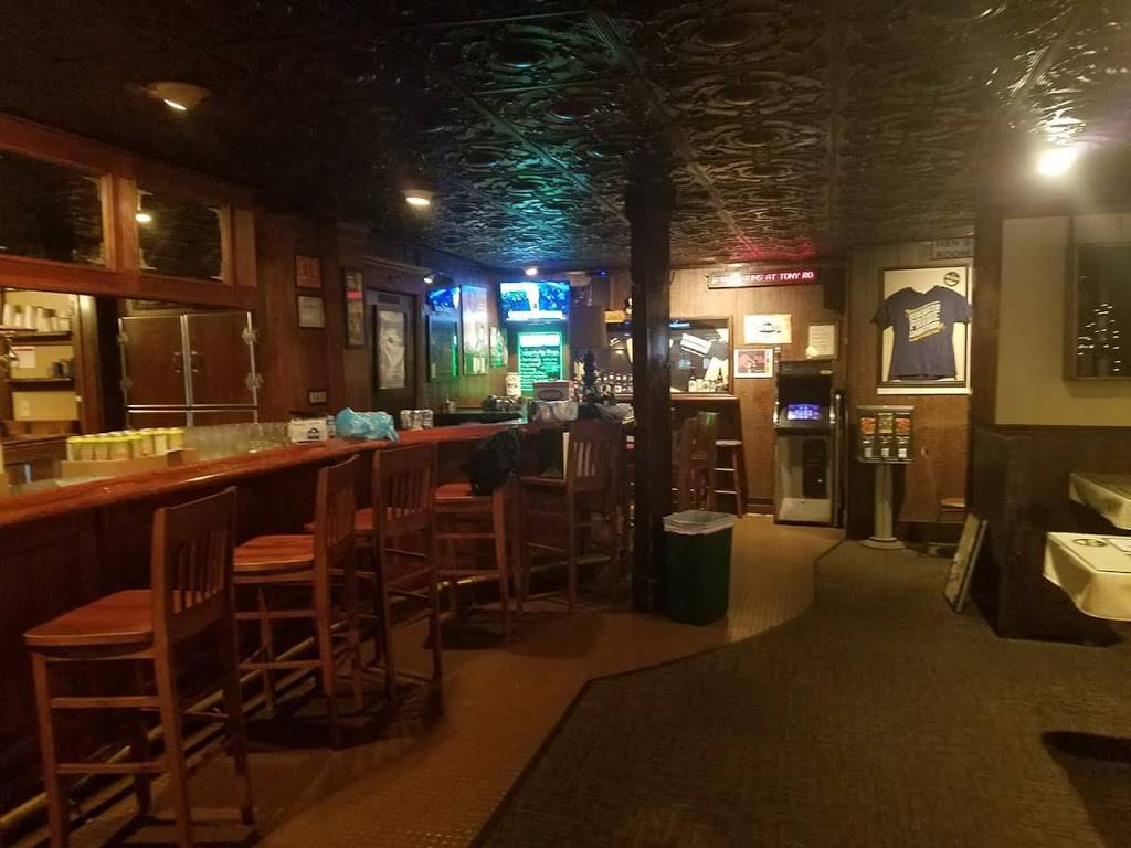 The Globe | restaurant | 711 E Main St, East Aurora, NY 14052, USA | 7166524221 OR +1 716-652-4221