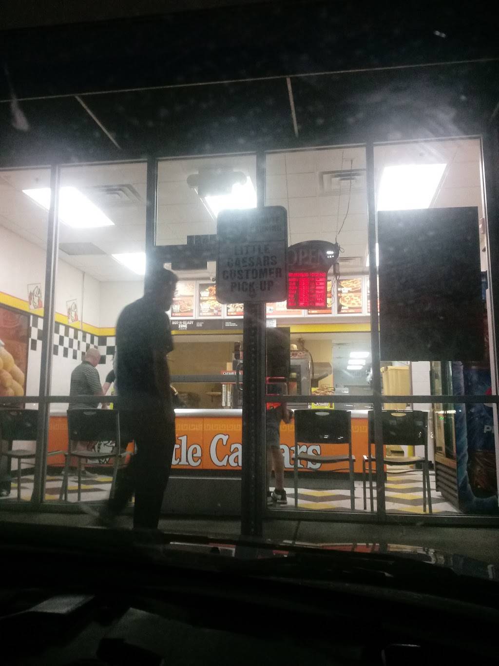 Little Caesars Pizza | meal takeaway | 12603 IL-143, Highland, IL 62249, USA | 6186512121 OR +1 618-651-2121