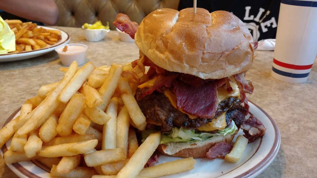 Tams Burgers | restaurant | 34247 Yucaipa Blvd, Yucaipa, CA 92399, USA | 9097907791 OR +1 909-790-7791