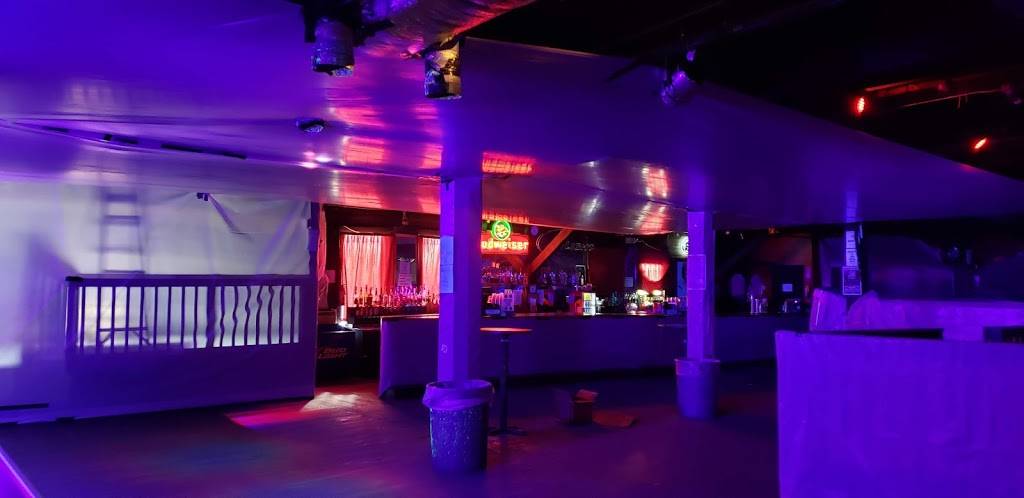 Warehouse Concert Lounge & Event Center | night club | 20 McClure St, Clarksville, TN 37040, USA | 9316477625 OR +1 931-647-7625