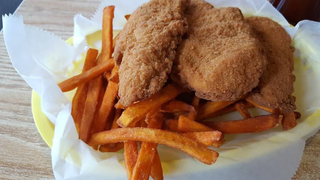 Jakes On the Park | restaurant | 17 S Park Row, Waterford, PA 16441, USA | 8147960201 OR +1 814-796-0201