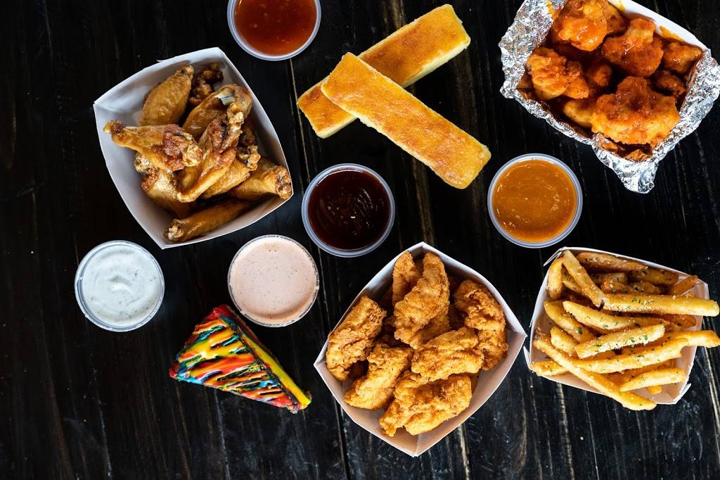 Wing Snob | restaurant | 140 Twelve Mile Rd, Madison Heights, MI 48071, USA | 2484309464 OR +1 248-430-9464