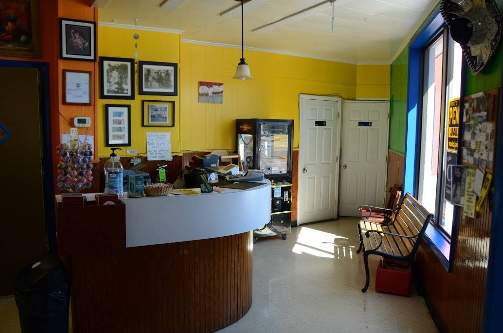 El Torito | restaurant | 54 Public Square, Elkton, KY 42220, USA | 2702653904 OR +1 270-265-3904