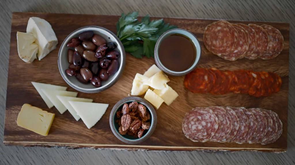 The Barn Kitchen & Bar | restaurant | 103 Spring St, Williamstown, MA 01267, USA | 9787847602 OR +1 978-784-7602