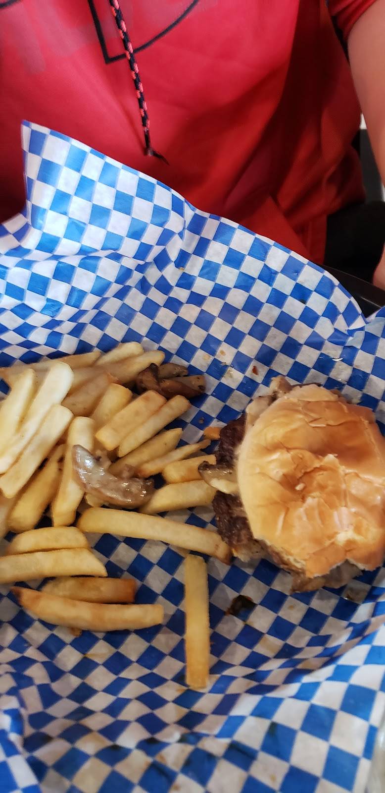 Victory Lane | cafe | 3801 Easton Blvd, Des Moines, IA 50317, USA | 5152631811 OR +1 515-263-1811