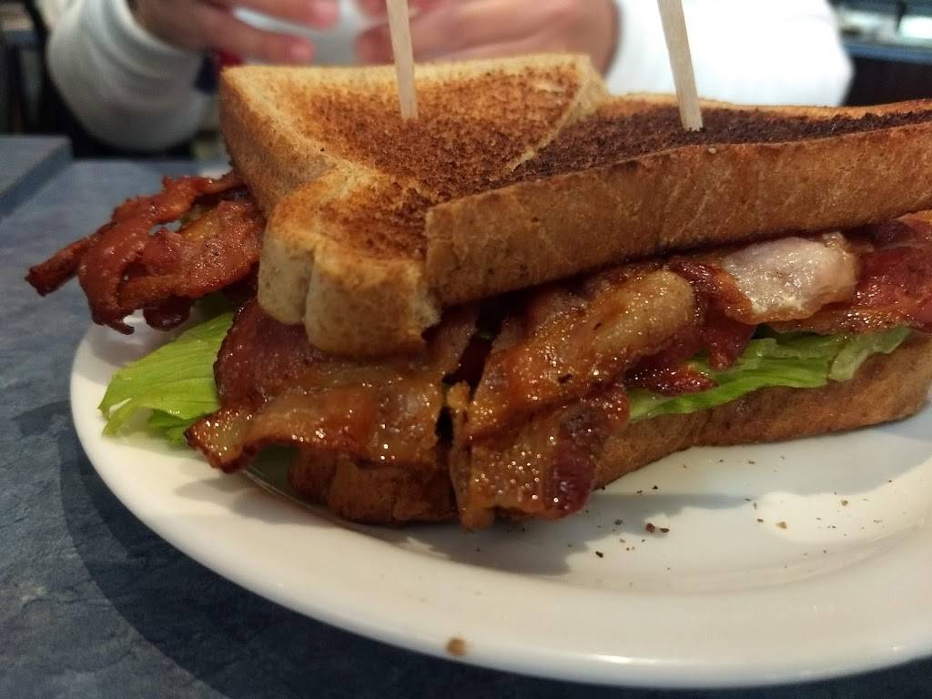 Restaurant Déjeuner La Terrasse | restaurant | 5077 Av Bannantyne, Verdun, QC H4G 1G2, Canada | 5147687555 OR +1 514-768-7555