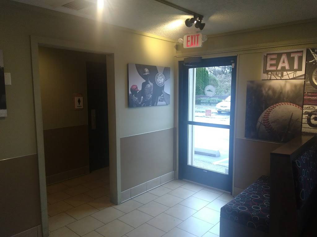 Pizza Hut | meal takeaway | 2119 6th St, Bremerton, WA 98312, USA | 3603737600 OR +1 360-373-7600