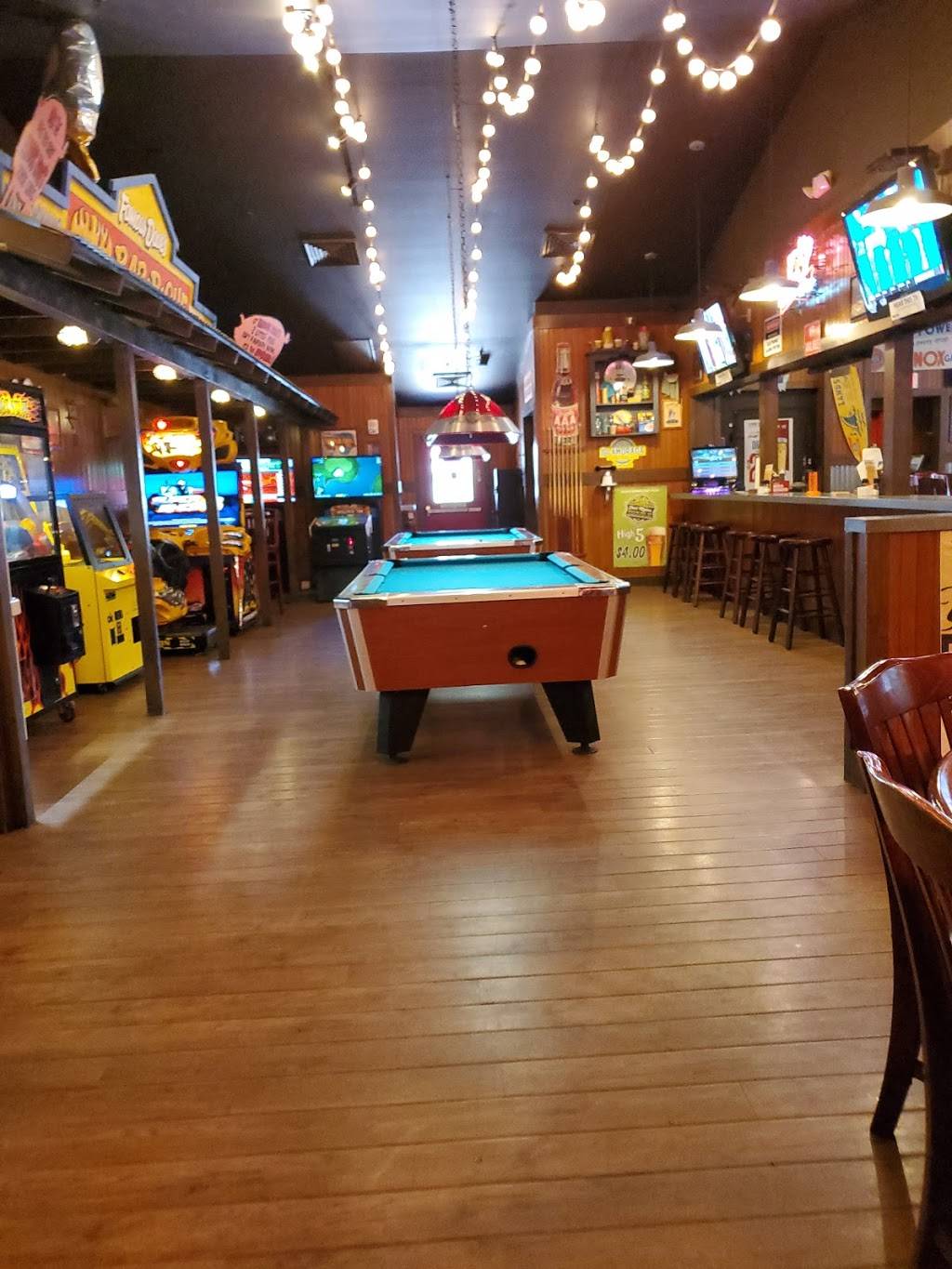 Famous Daves Bar-B-Que | restaurant | 12148 S Cleveland Ave, Fort Myers, FL 33907, USA | 2396903283 OR +1 239-690-3283