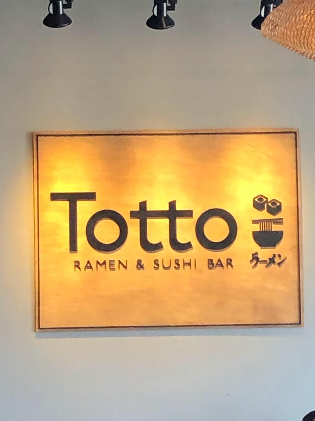 Totto Ramen & Sushi Bar | restaurant | 3334 North Texas st. sutie A, Fairfield, CA 94533, USA | 7077592854 OR +1 707-759-2854