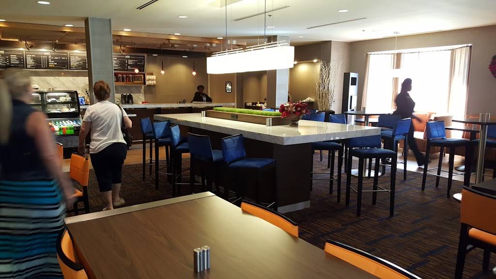 The Bistro – Eat. Drink. Connect.® | restaurant | 102 E Cass St, Tampa, FL 33602, USA | 8132291100 OR +1 813-229-1100