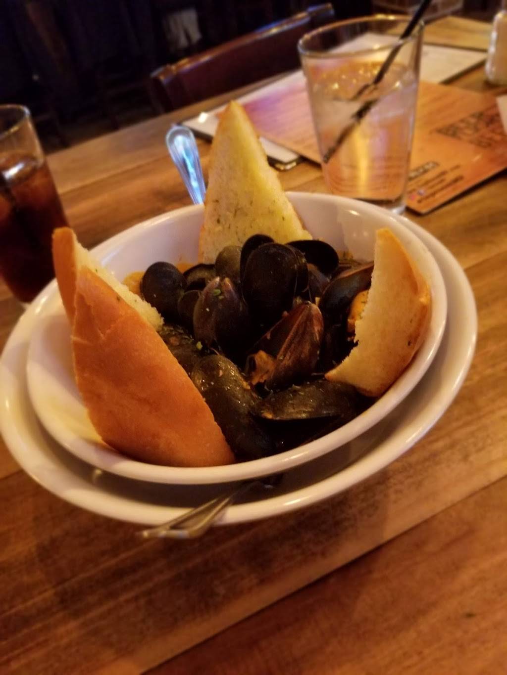 The Tap Room | restaurant | 1010 Park Blvd, Massapequa Park, NY 11762, USA | 5165907030 OR +1 516-590-7030