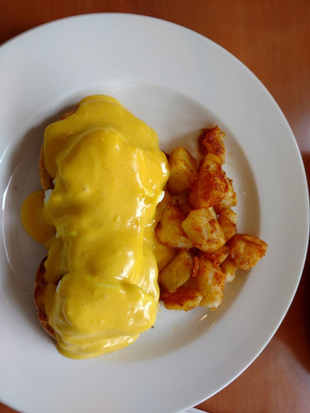 R Corner Diner | restaurant | 2386 Haines Rd, Mississauga, ON L4Y 1Y6, Canada | 9052680787 OR +1 905-268-0787