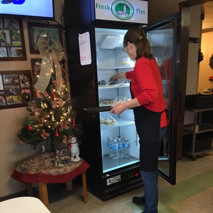 Country Inn Cafe & Motel | cafe | 536 Veterans Memorial Dr, Livingston, IL 62058, USA | 6186372600 OR +1 618-637-2600