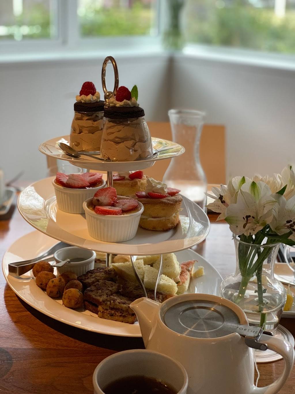 Bistro Menil | restaurant | 1513 W Alabama St, Houston, TX 77006, USA | 7139043537 OR +1 713-904-3537