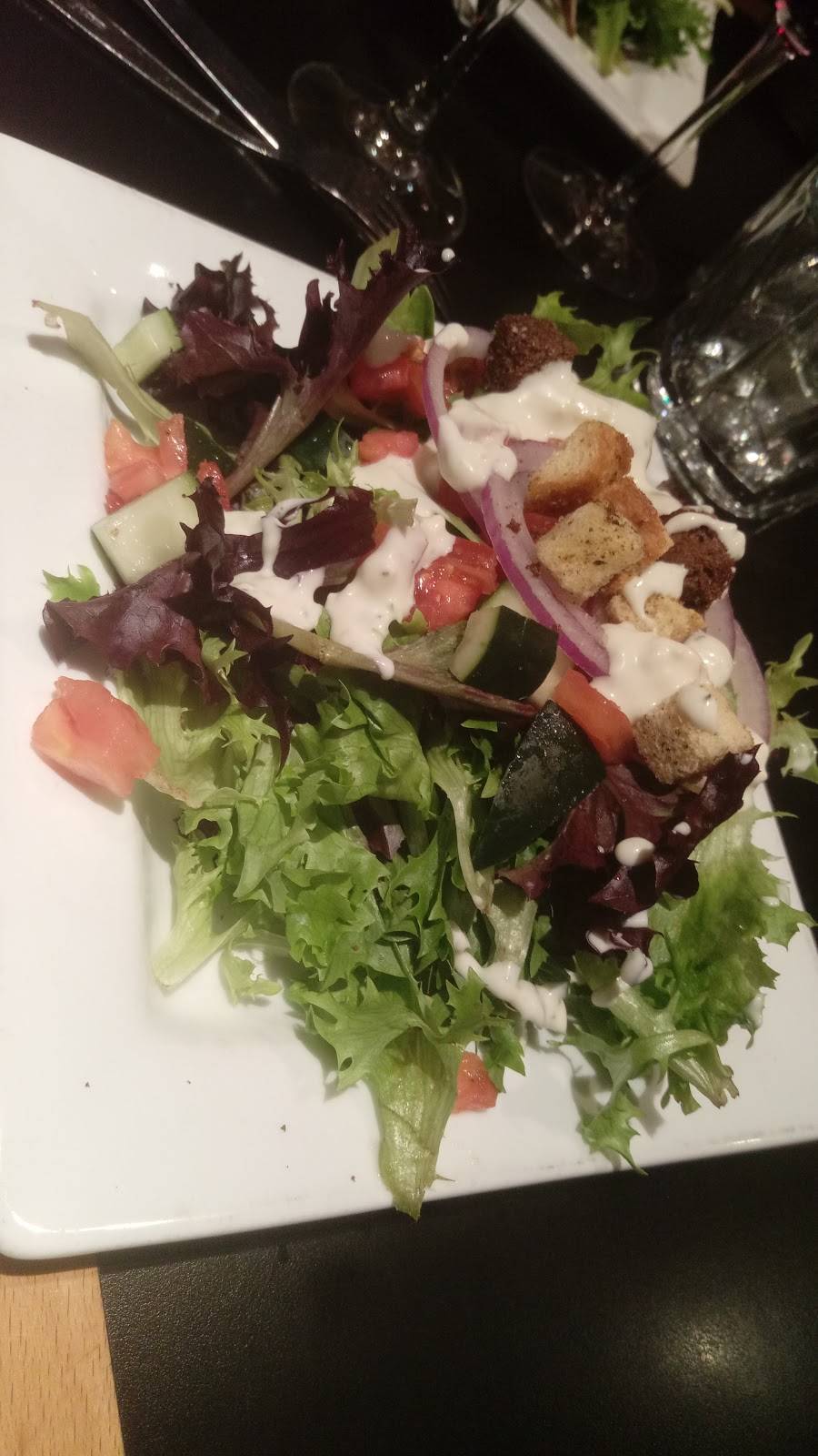 Divots Restaurant At Indian Creek Golf Course | restaurant | 3605 Brookside Dr, Hood River, OR 97031, USA | 5413080304 OR +1 541-308-0304