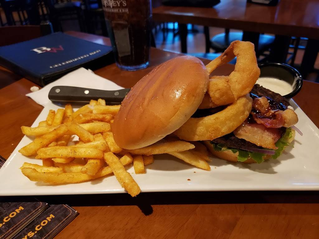 Big Whiskeys American Restaurant & Bar | restaurant | 1440 W Republic Rd, Springfield, MO 65807, USA | 4178822249 OR +1 417-882-2249