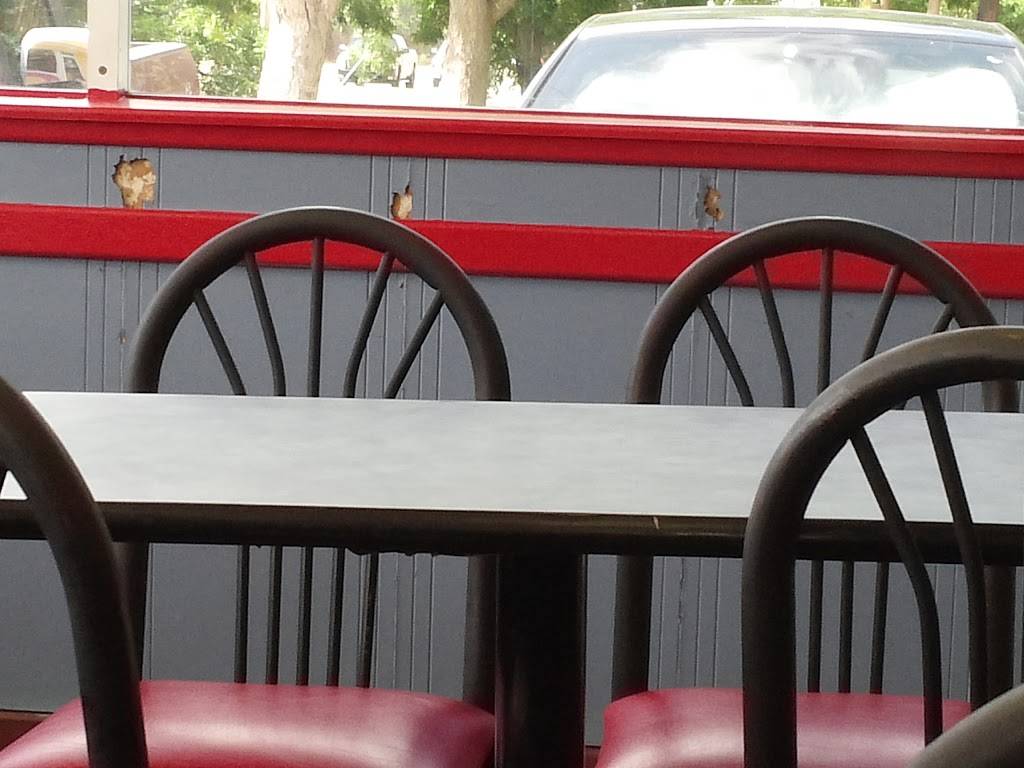 Churchs Chicken | restaurant | 2400 N Richmond Rd, Wharton, TX 77488, USA | 9795325150 OR +1 979-532-5150