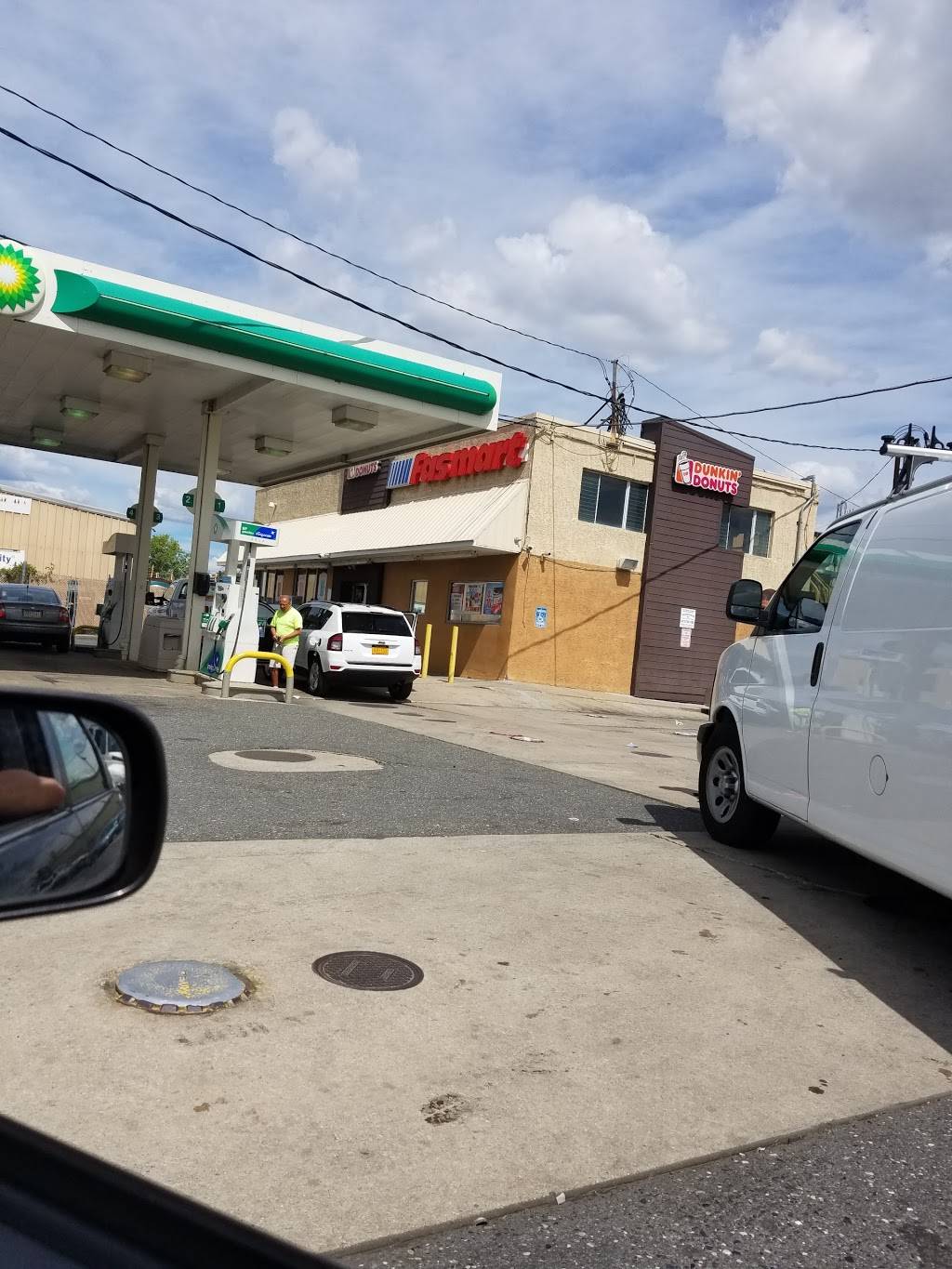 Dunkin | bakery | 6600 Essington Ave, Philadelphia, PA 19153, USA | 2158171833 OR +1 215-817-1833