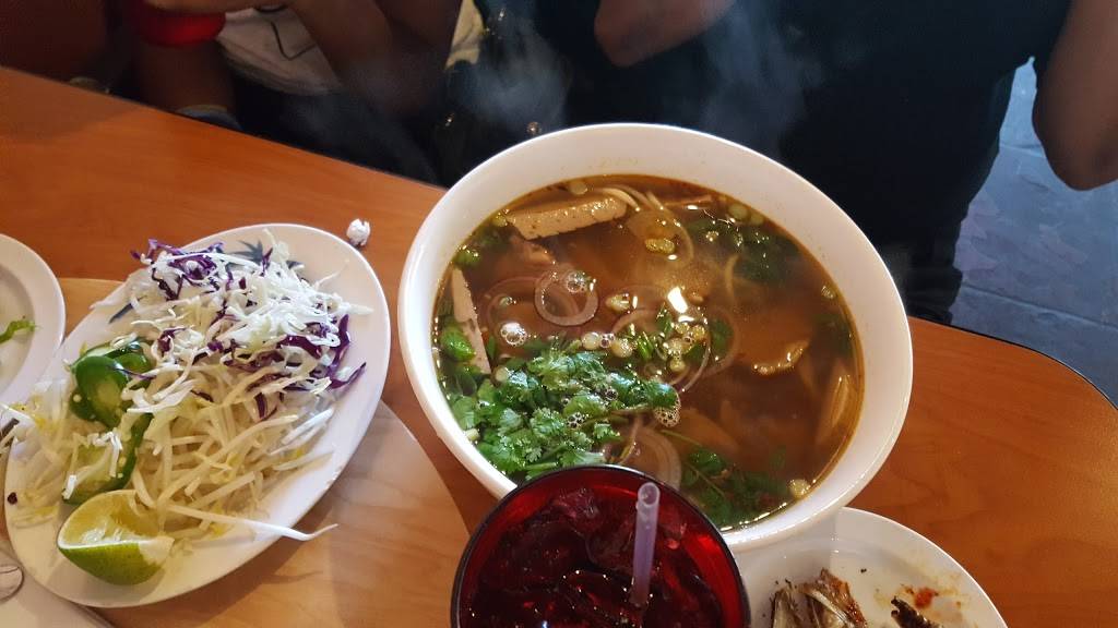 Pho Ngon | restaurant | 2215 Ayrsley Town Blvd, Charlotte, NC 28273, USA | 7049006319 OR +1 704-900-6319